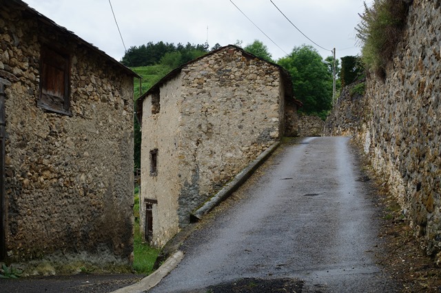 Marc Grodwohl Histoires De Forges 1 Montaillou Village Occitan